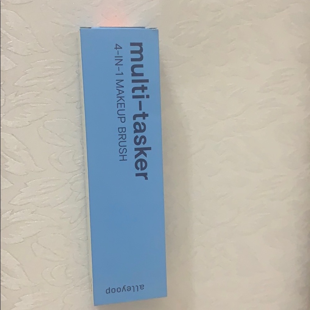 Alleyoop multi-tasker 4-in-1 makeup brush